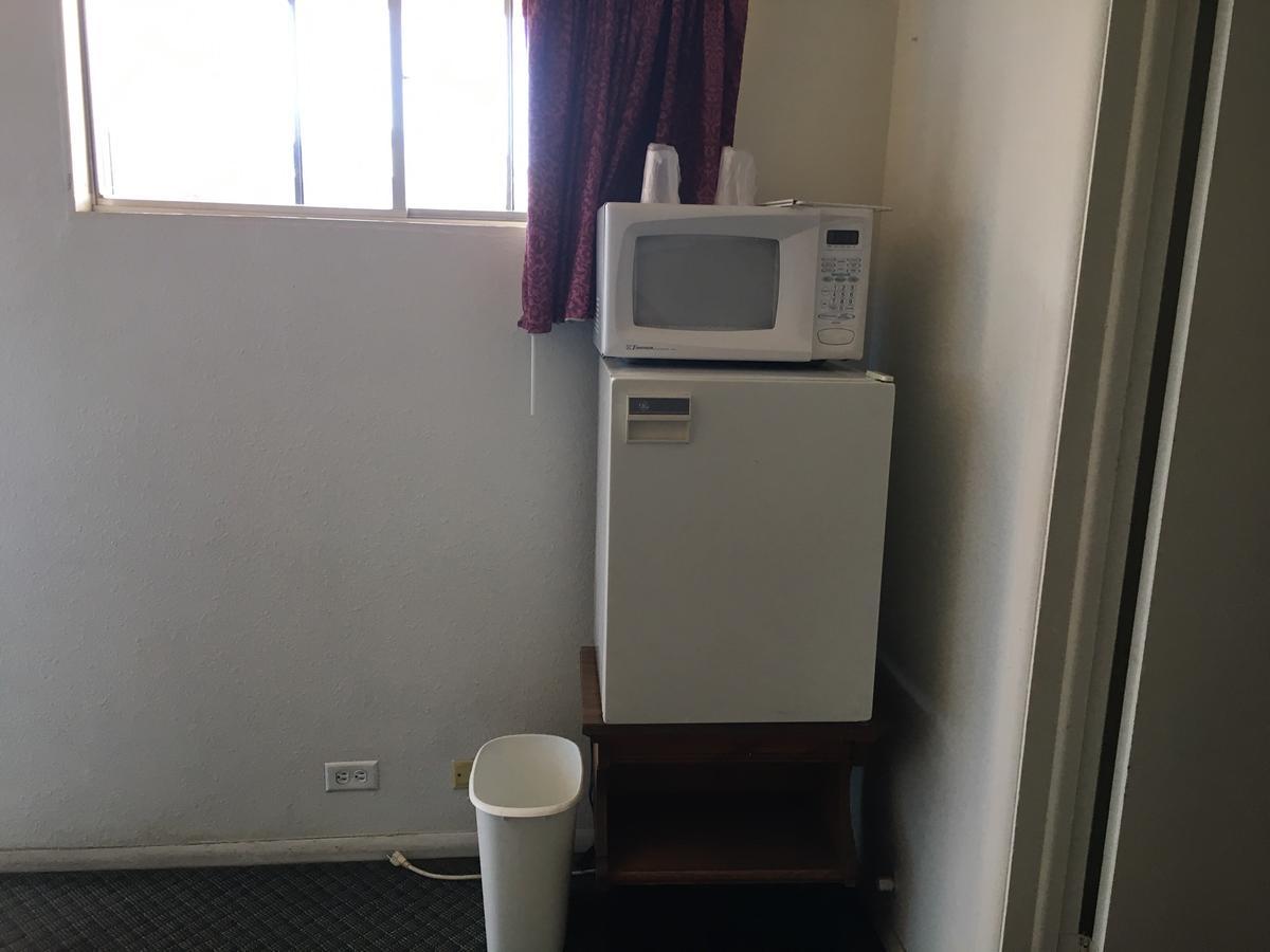 Skyliner Motel Stroud Екстер'єр фото