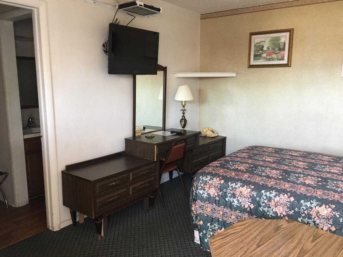 Skyliner Motel Stroud Екстер'єр фото
