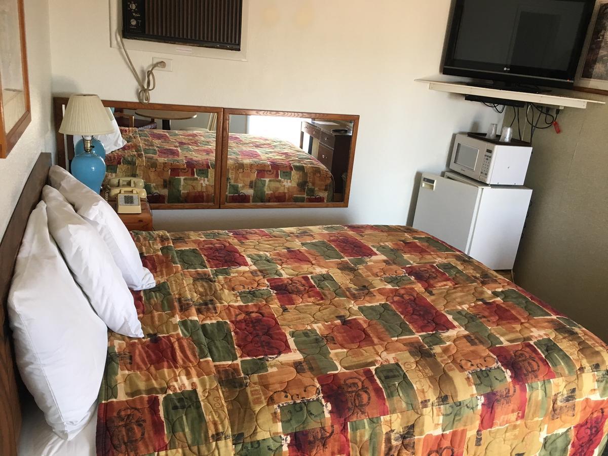 Skyliner Motel Stroud Екстер'єр фото