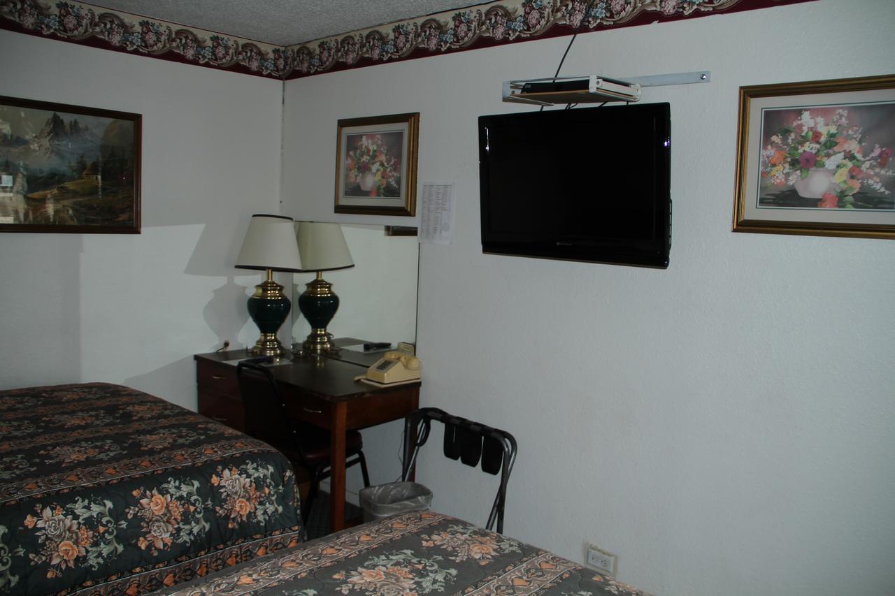 Skyliner Motel Stroud Екстер'єр фото