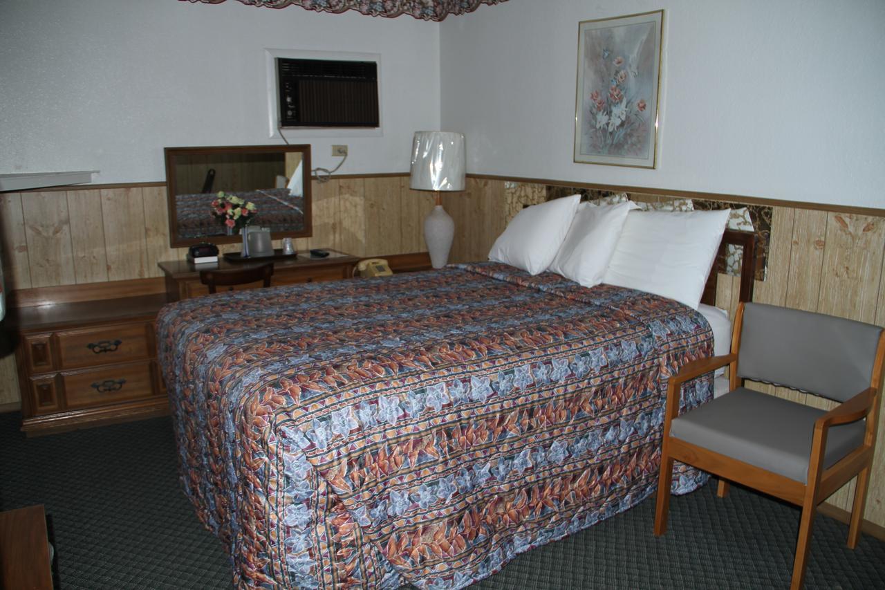 Skyliner Motel Stroud Екстер'єр фото