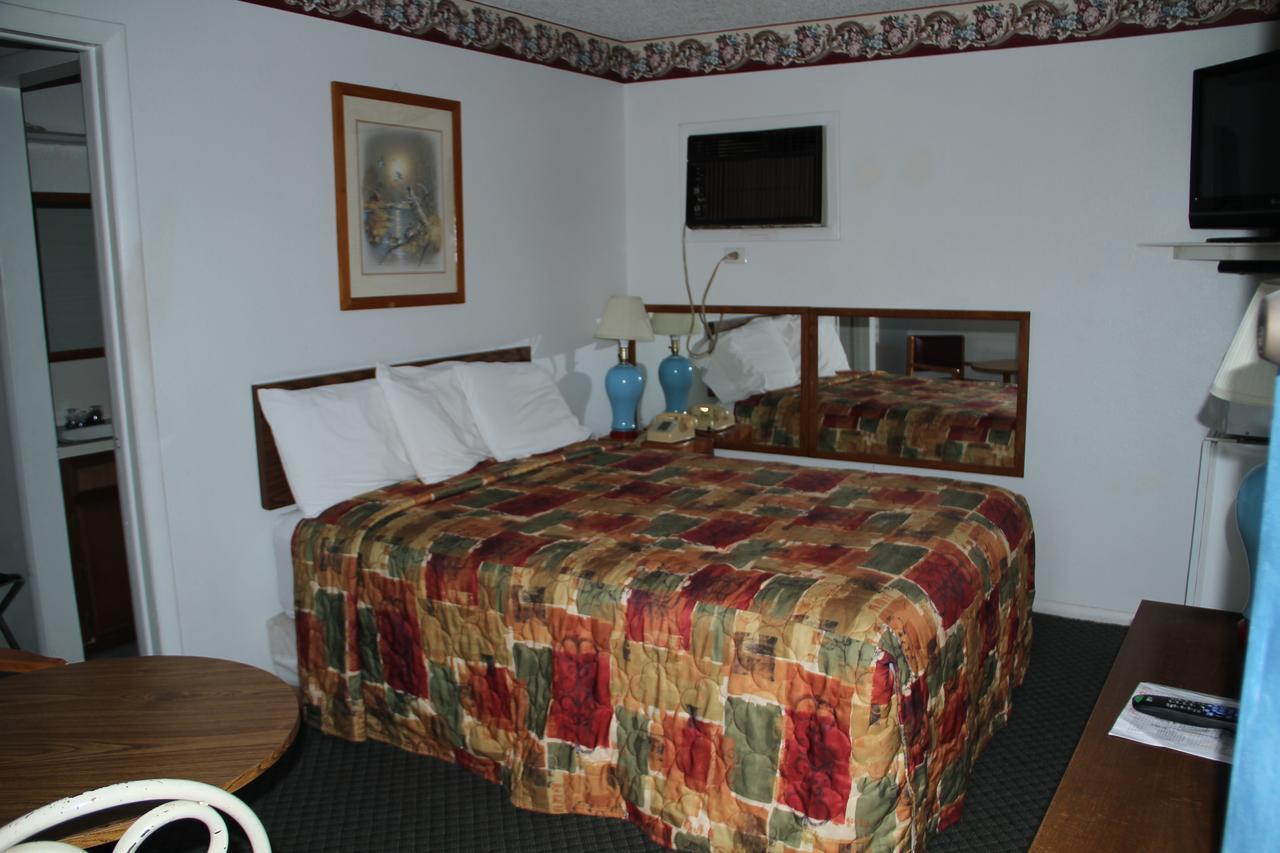 Skyliner Motel Stroud Екстер'єр фото