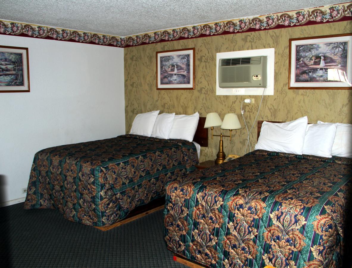 Skyliner Motel Stroud Екстер'єр фото