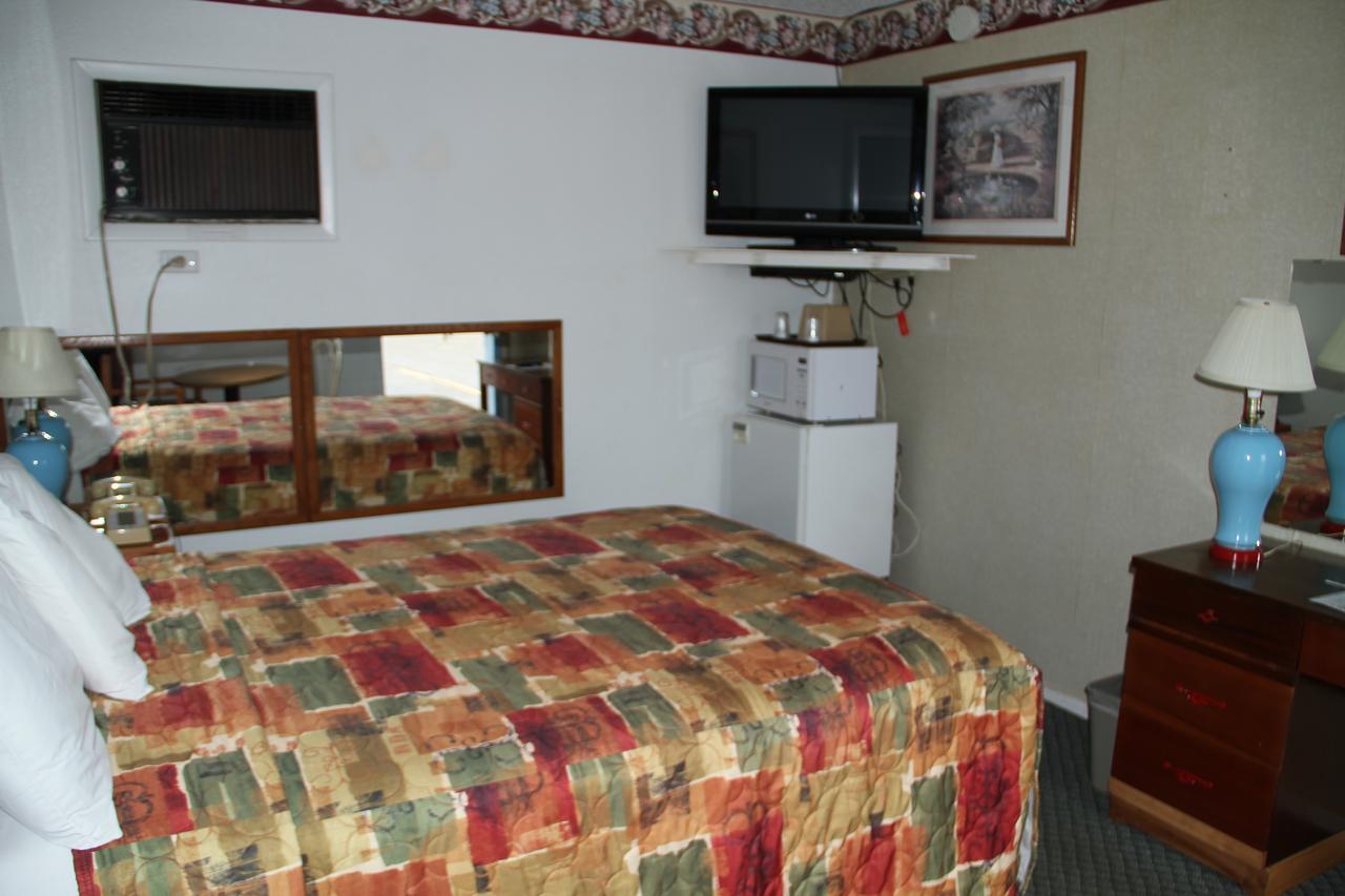 Skyliner Motel Stroud Екстер'єр фото