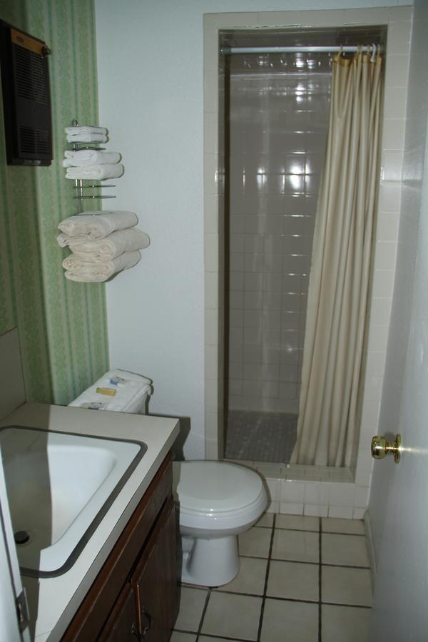 Skyliner Motel Stroud Екстер'єр фото