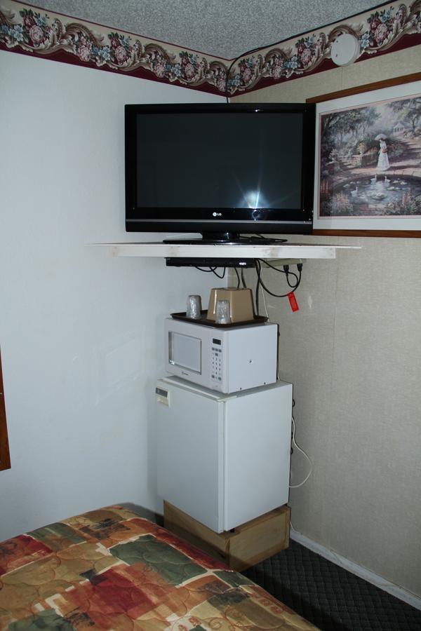 Skyliner Motel Stroud Екстер'єр фото