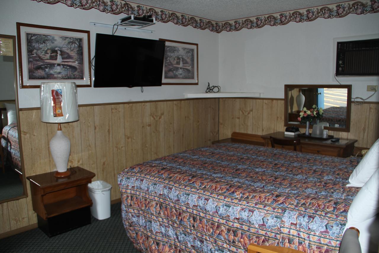 Skyliner Motel Stroud Екстер'єр фото