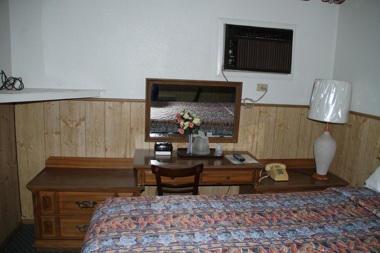 Skyliner Motel Stroud Екстер'єр фото
