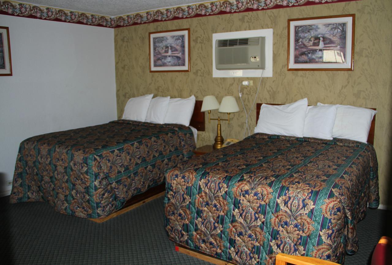 Skyliner Motel Stroud Екстер'єр фото