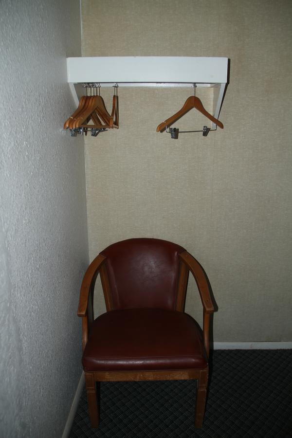 Skyliner Motel Stroud Екстер'єр фото