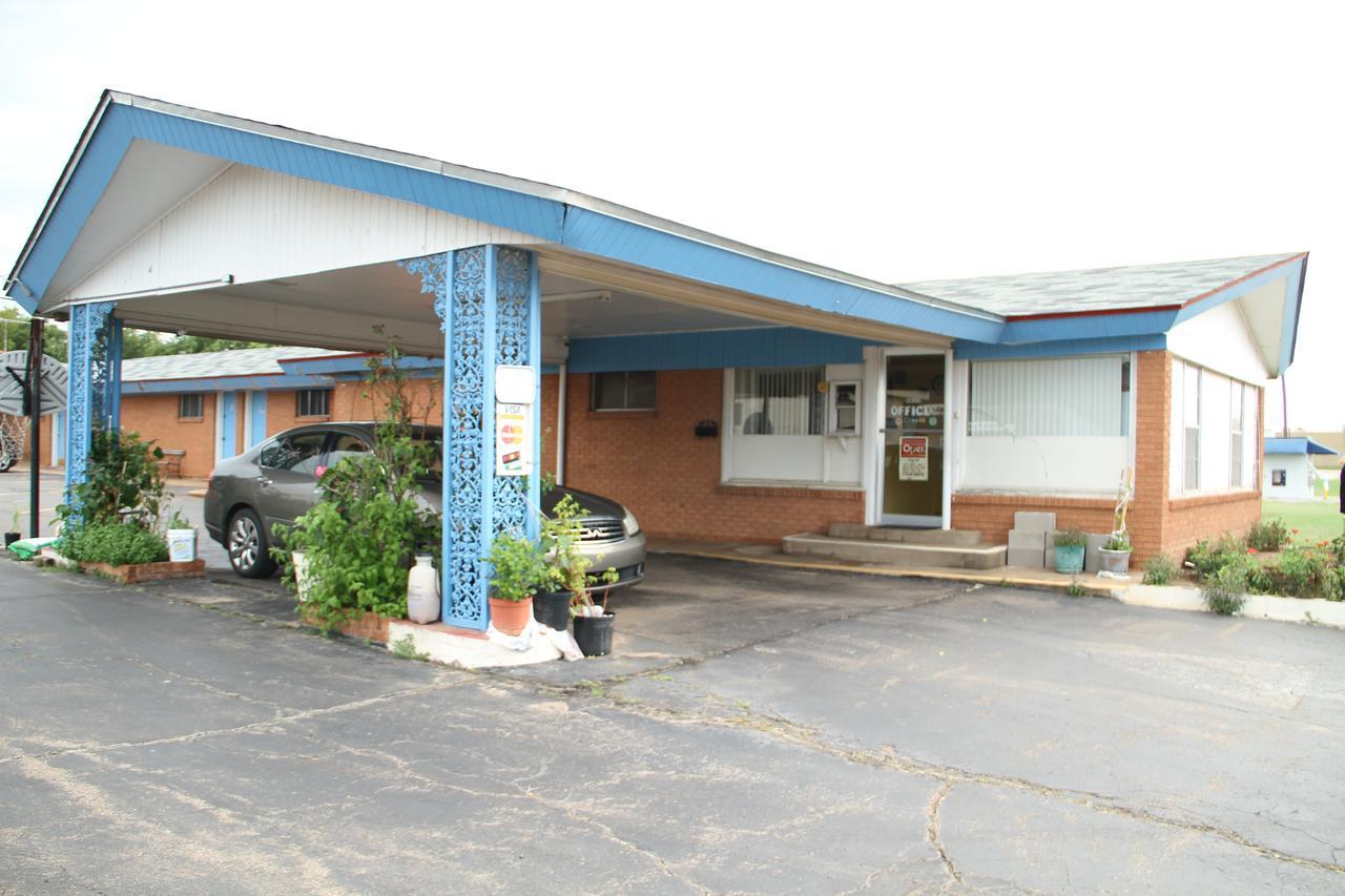 Skyliner Motel Stroud Екстер'єр фото