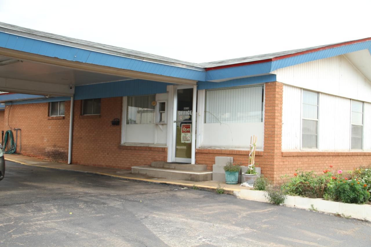 Skyliner Motel Stroud Екстер'єр фото